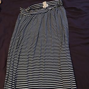 Liz Lange maternity maxi skirt